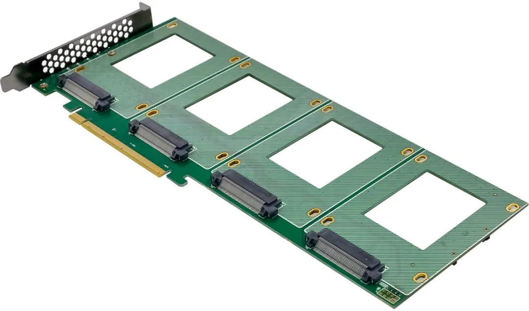 InLine PCIe Kaart naar 4x U.2 NVMe SFF-8639 - 76660R