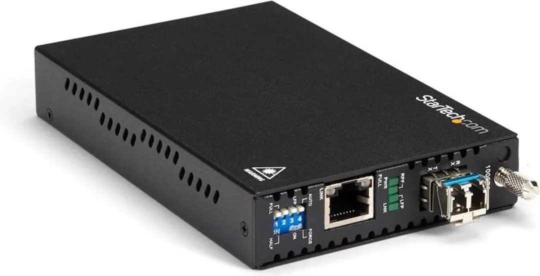 Startech ET91000SM10 Converter/Adapter