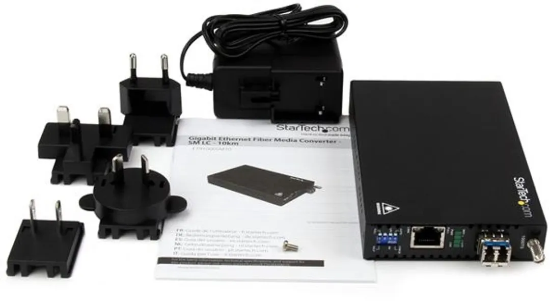 Startech ET91000SM10 Converter/Adapter - Zwart