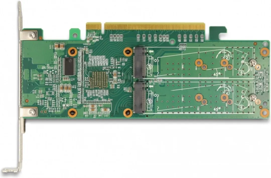 Delock PCIe x16 naar 4x M.2 NVMe - Groen