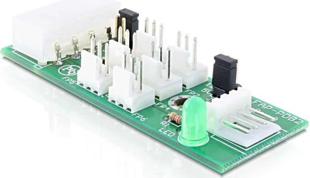 Delock 25218 Adapter Aansluitverdeler 6x Koeler - 3Pin - Groen/Wit