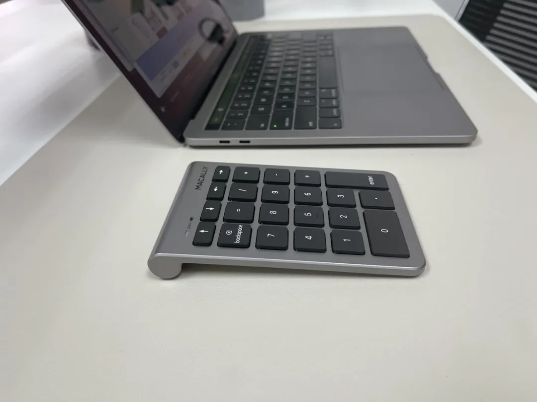 Macally BTNUMKEY22 Bluetooth Numeriek Toetsenbord - Spacegray