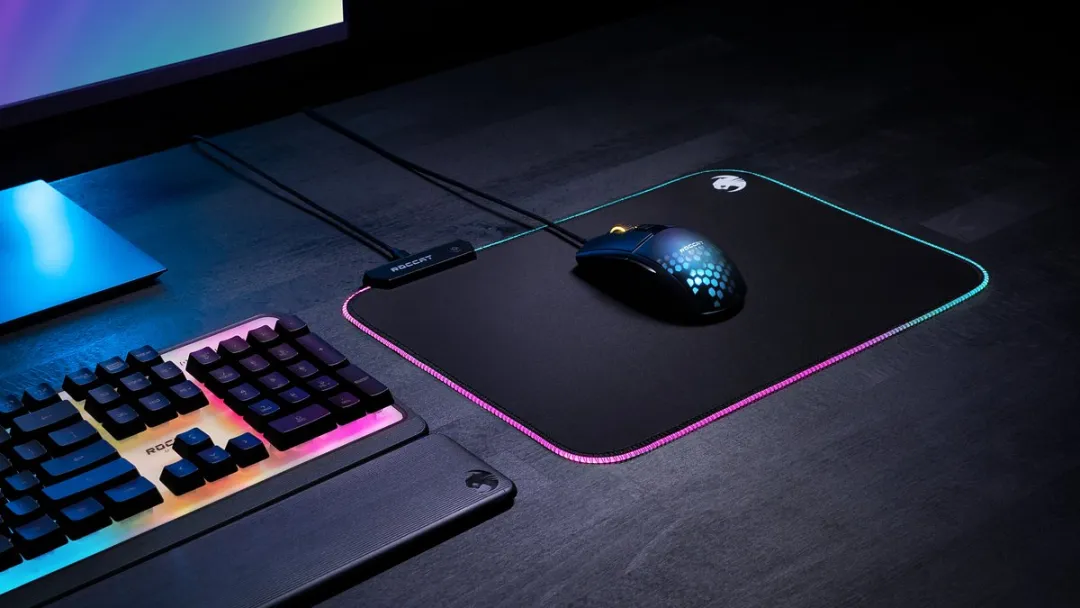 Roccat Sense AIMO Muismat - Verlicht Zwart 353x256mm