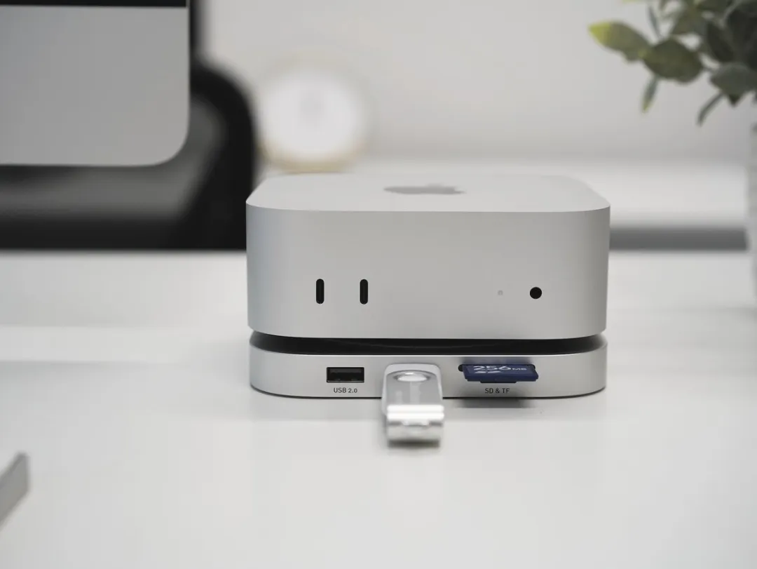 Macally MMINIDOCK-E Dockingstandaard Mac mini M4/M4 Pro - Zilver - afbeelding 6 van 6