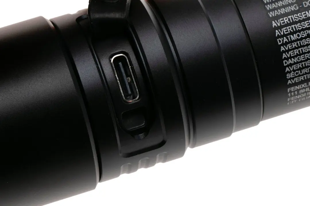Fenix WF30RE Explosieveilige Zaklamp - 300 Lumen - Zwart - afbeelding 2 van 5