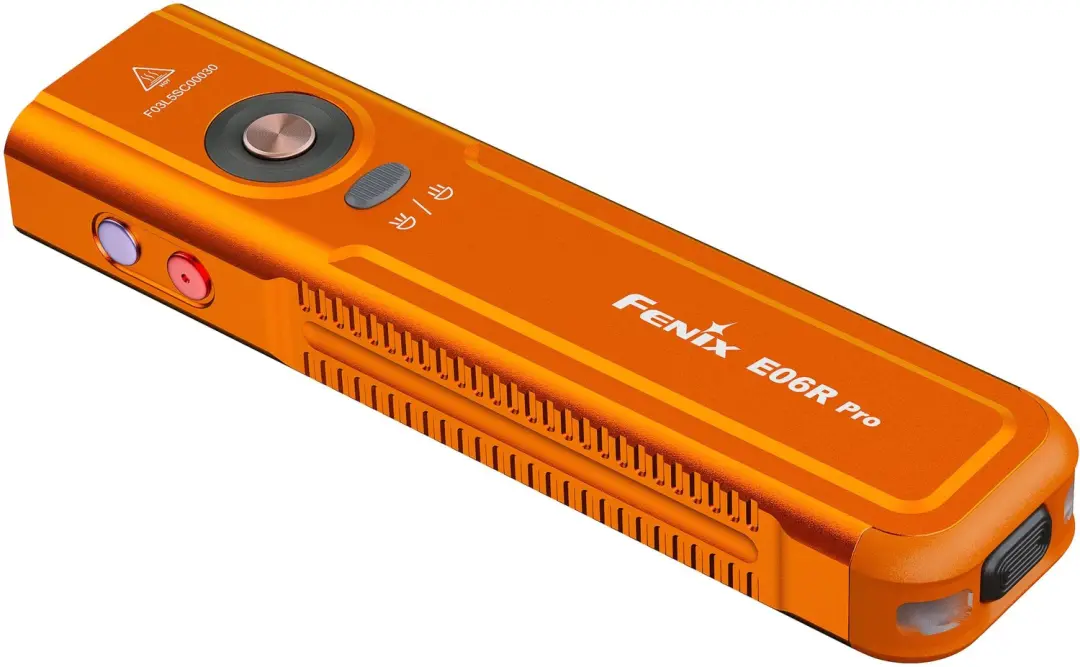 Fenix E06R PRO Orange Zaklamp 1600 Lumen - afbeelding 3 van 4