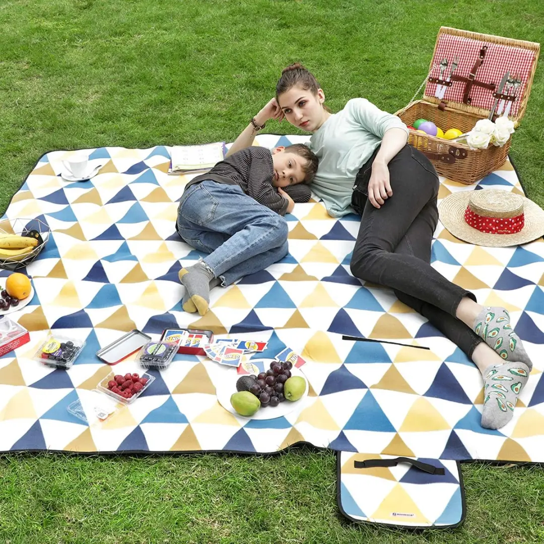 Songmics Picknickkleed 200x200cm - Waterdicht - Geel/Blauw/Wit - afbeelding 3 van 6