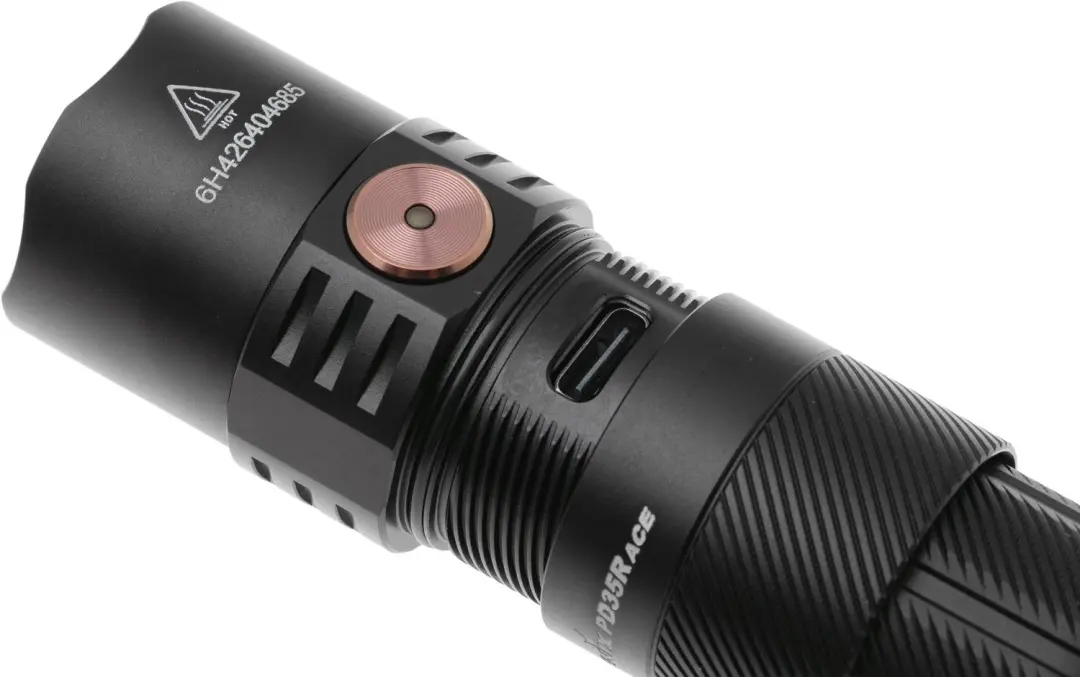 Fenix PD35R ACE zaklamp - 2000 lm - Zwart - afbeelding 3 van 5