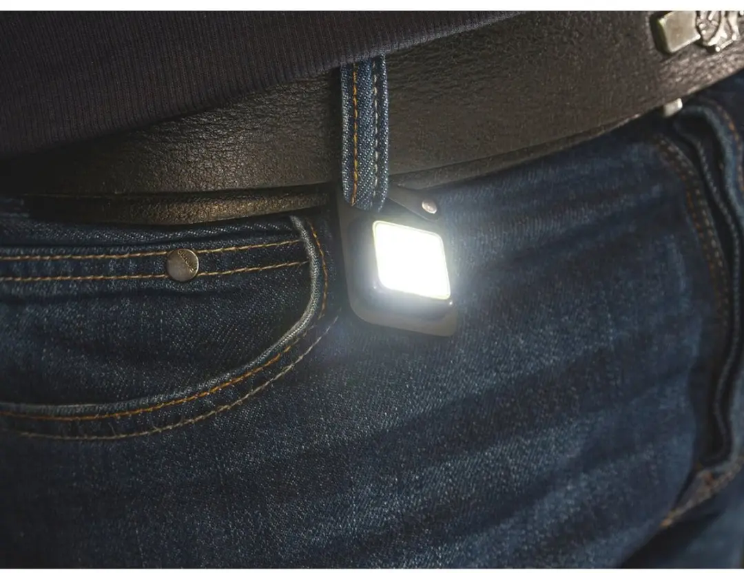 True Utility Button Lite LED Carabiner - Rood - afbeelding 2 van 5