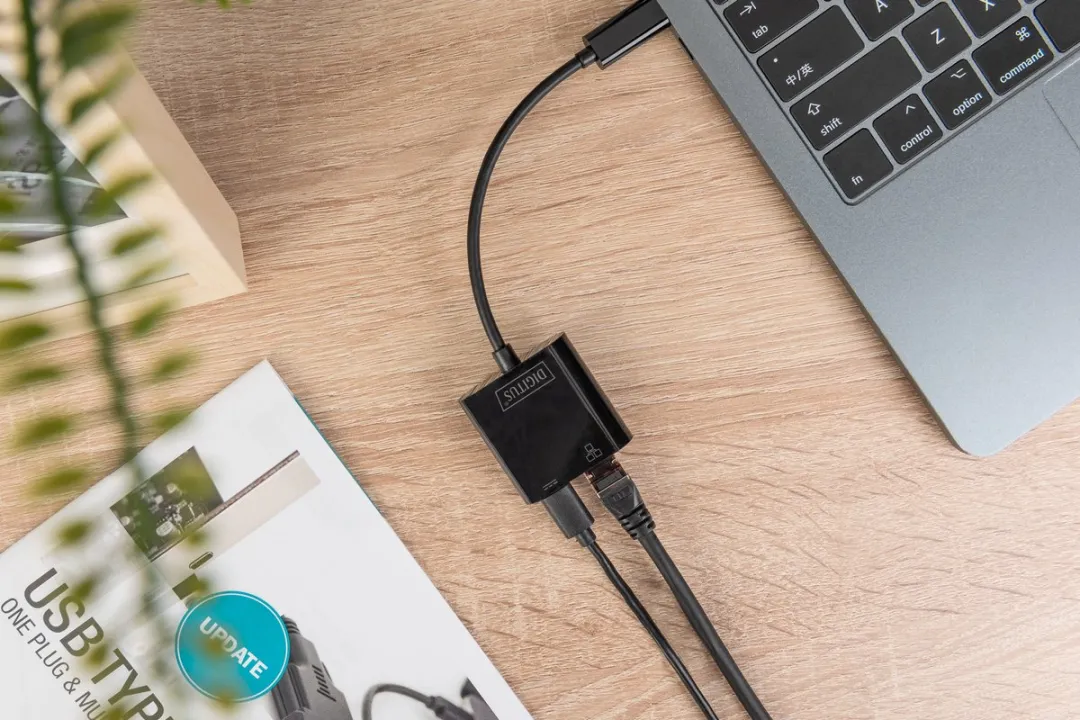 Digitus DN-3027 USB-C naar RJ45 Adapter - Zwart
