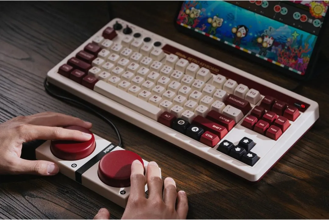 8Bitdo Retro Mechanical Wireless Keyboard-Fami Edition (PC) Nieuw