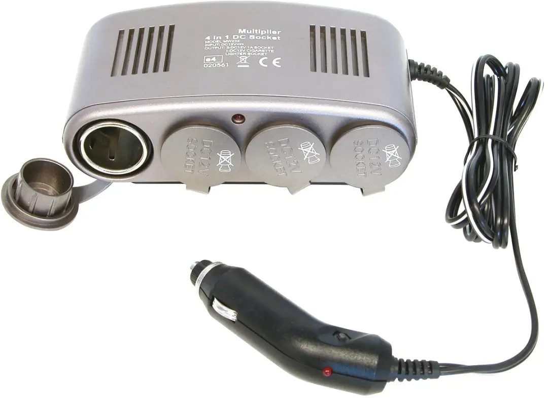 Carpoint LED 4-weg Aanstekerdoos