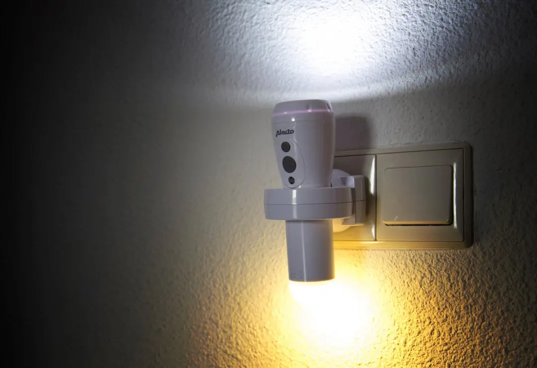 Alecto ATL-110 Oplaadbare LED Zaklamp - Wit - afbeelding 5 van 6