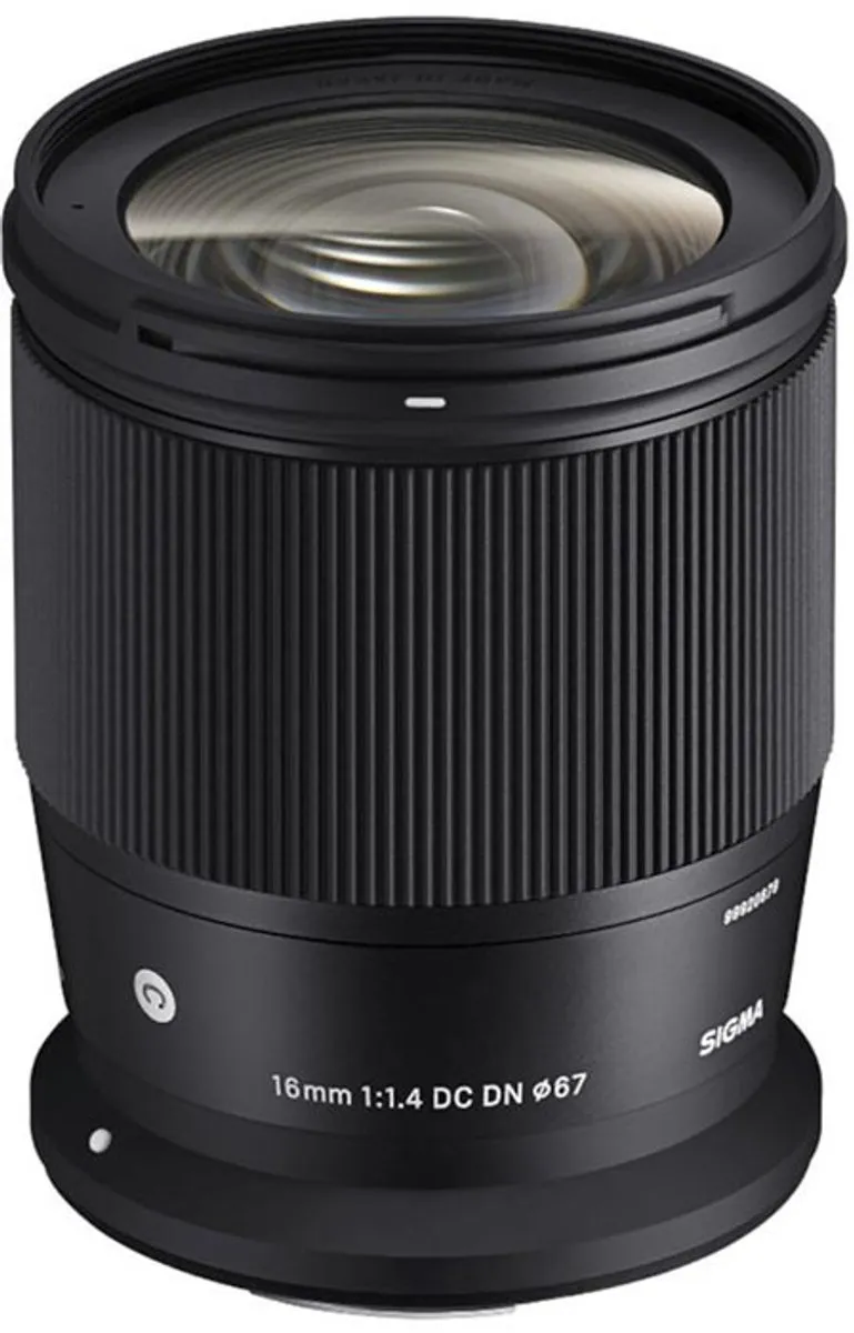 Sigma 16mm f/1.4 DC DN RF Mount - 67mm - 9 Bladen