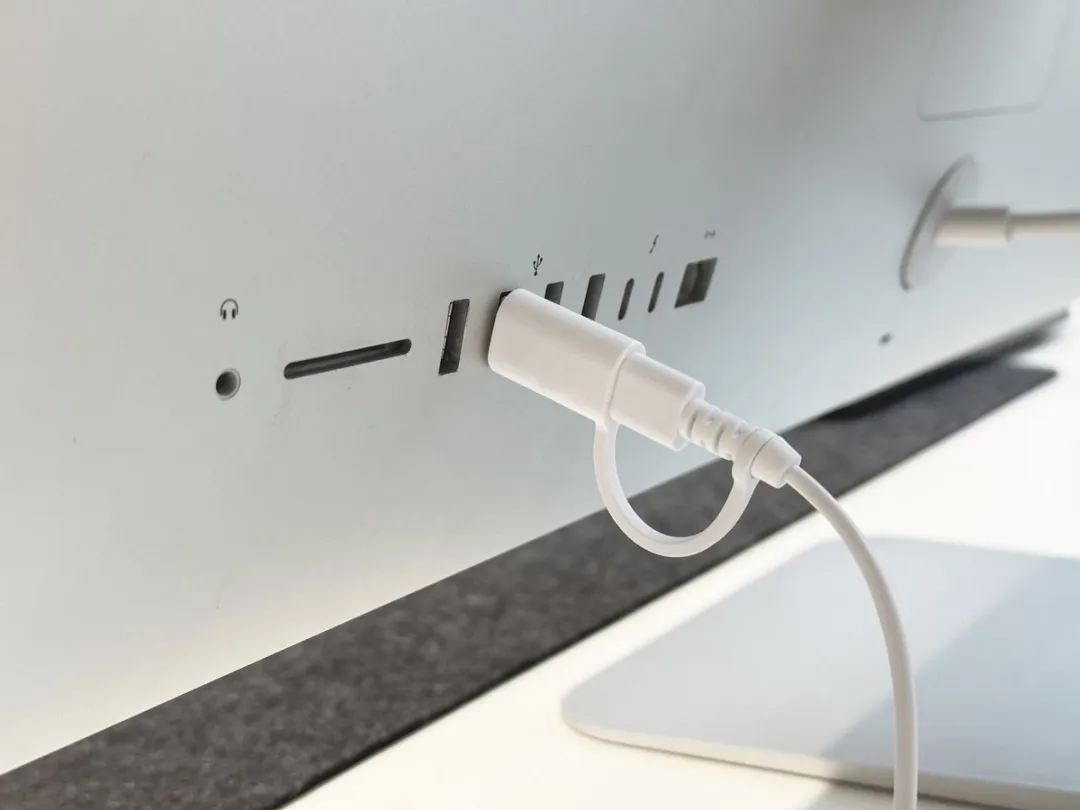 Macally UCACEKEYA2 USB Toetsenbord - US QWERTY - Wit/Zilver