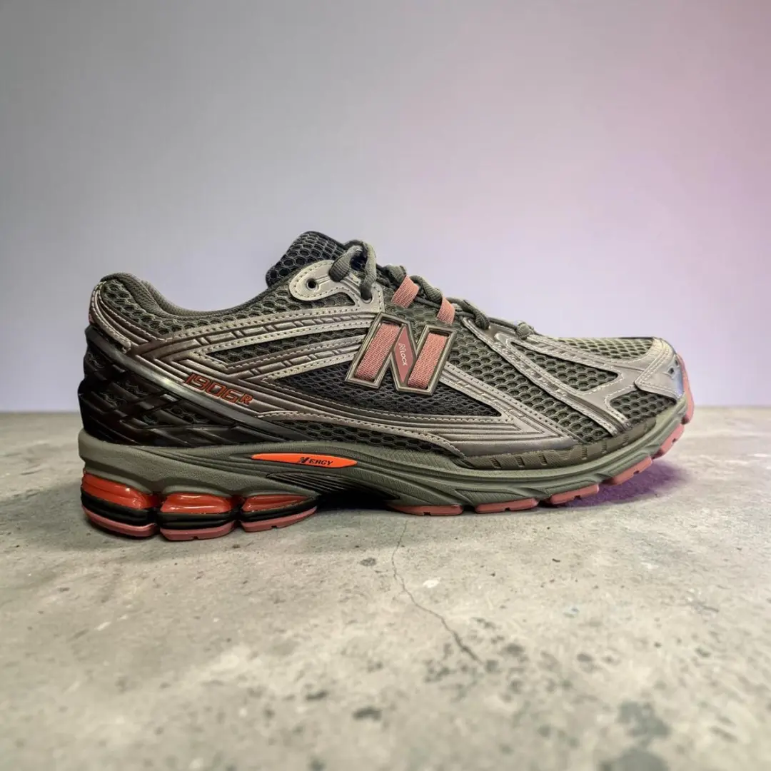 NEW BALANCE U190629R