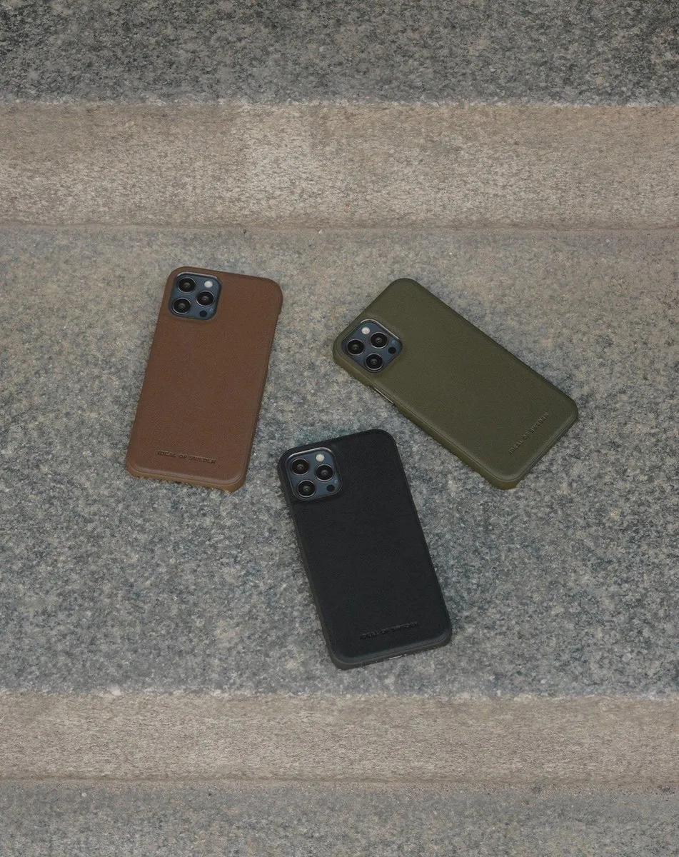 iDeal of Sweden Atelier Case iPhone 13 - Intense Brown
