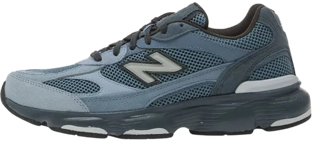 New balance 603 in de kleur marine.