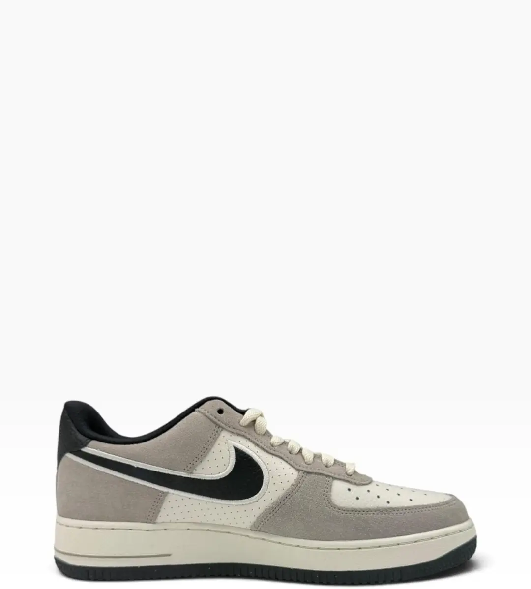 NIKE AIR FORCE 1 '07 LV8