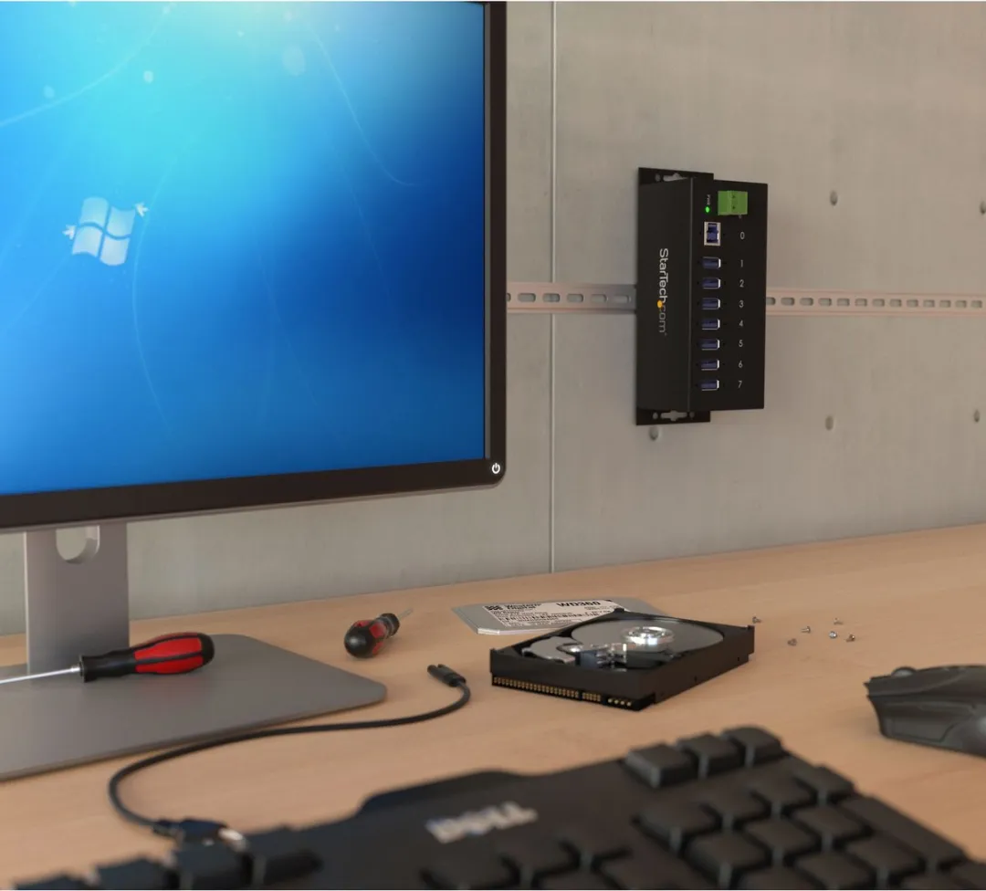 Startech ST7300USBME 7-Port USB Hub - Zwart