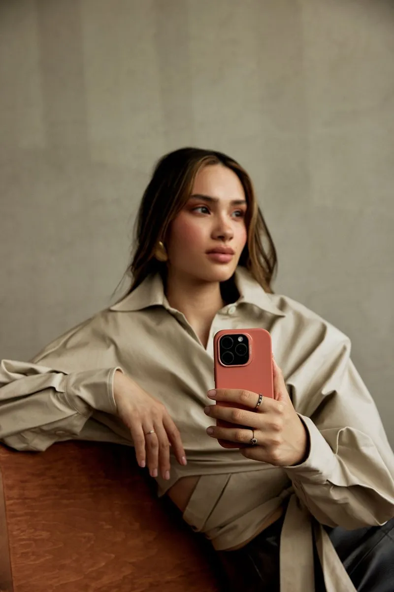 Decoded Siliconen Hoesje iPhone 16 Pro Max - Sand Stone Roze - Antibacterieel