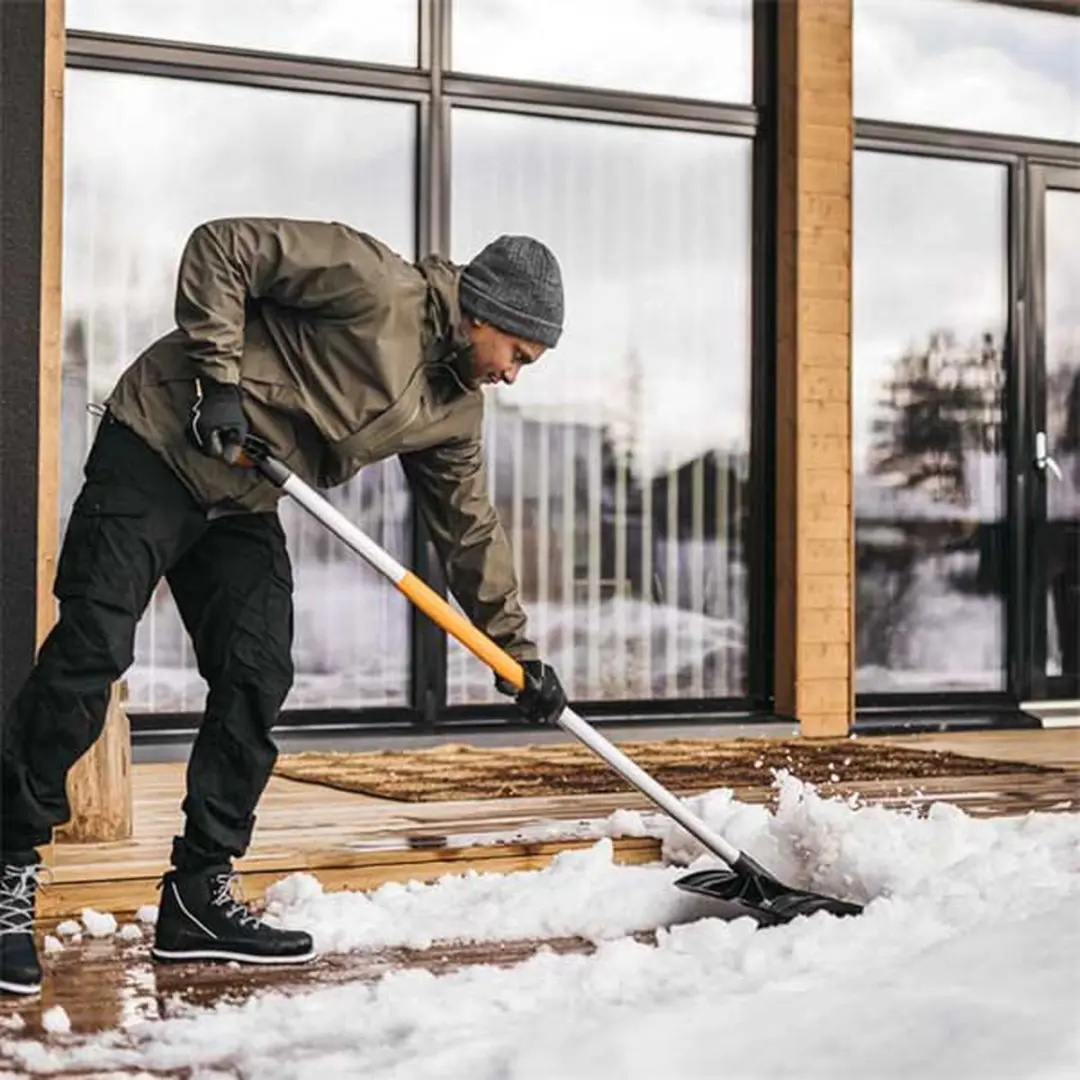 Fiskars X-serie Sneeuwschuiver 1,73m - afbeelding 5 van 6