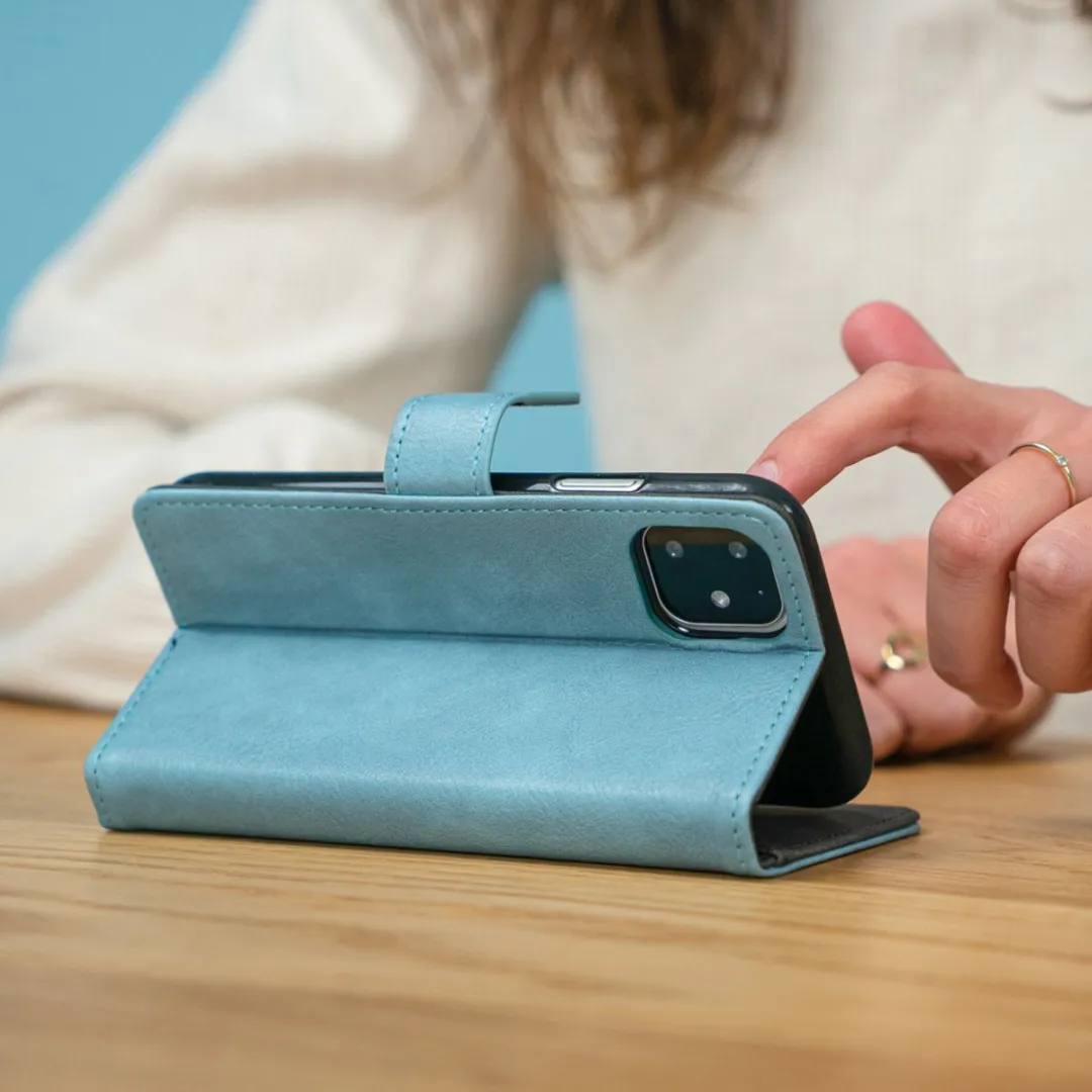 Imoshion Hoesje iPhone SE/8/7/6s/6 - 3 Pasjes - Lichtblauw