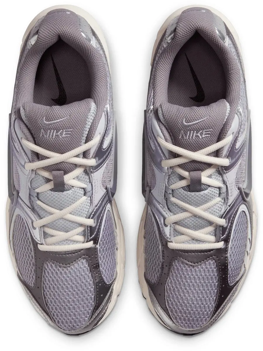 Nike V5 RNR Sneakers - Grijs - Maat 45.5 - afbeelding 2 van 6