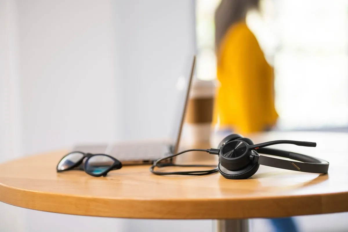 HP POLY Voyager 4320 Headset - Zwart - afbeelding 6 van 6