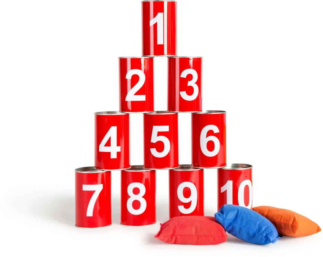 BS Toys Blikgooien Werpspel - Speelgoed Pittenzak Gooien - Kinderspeelgoed vanaf 3 Jaar - Buitenspeelgoed - 10 Blikken - Rood - Spelletjes voor kinderen - Buiten speelgoed - Buitenspel - Buiten Spellen - Tuin Speelgoed - Cadeau kind