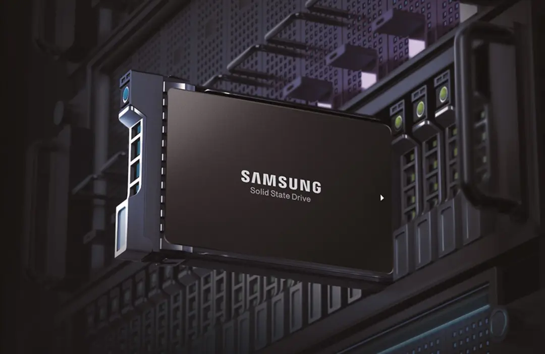 Samsung PM983a MZQLB7T6HALA-00W07 SSD - 7,68TB - afbeelding 2 van 3