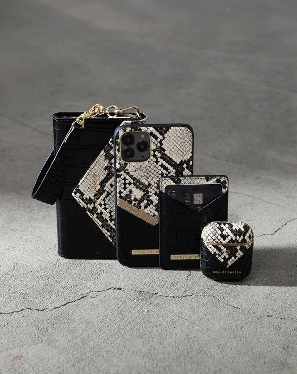 iDeal of Sweden Envelope Clutch iPhone 11 Pro/XS - Python - 3 Pasjes