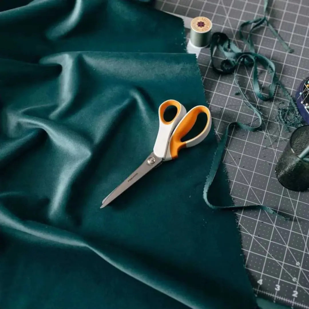 Fiskars Premier Softgrip Kartelschaar 24,2cm - afbeelding 3 van 4