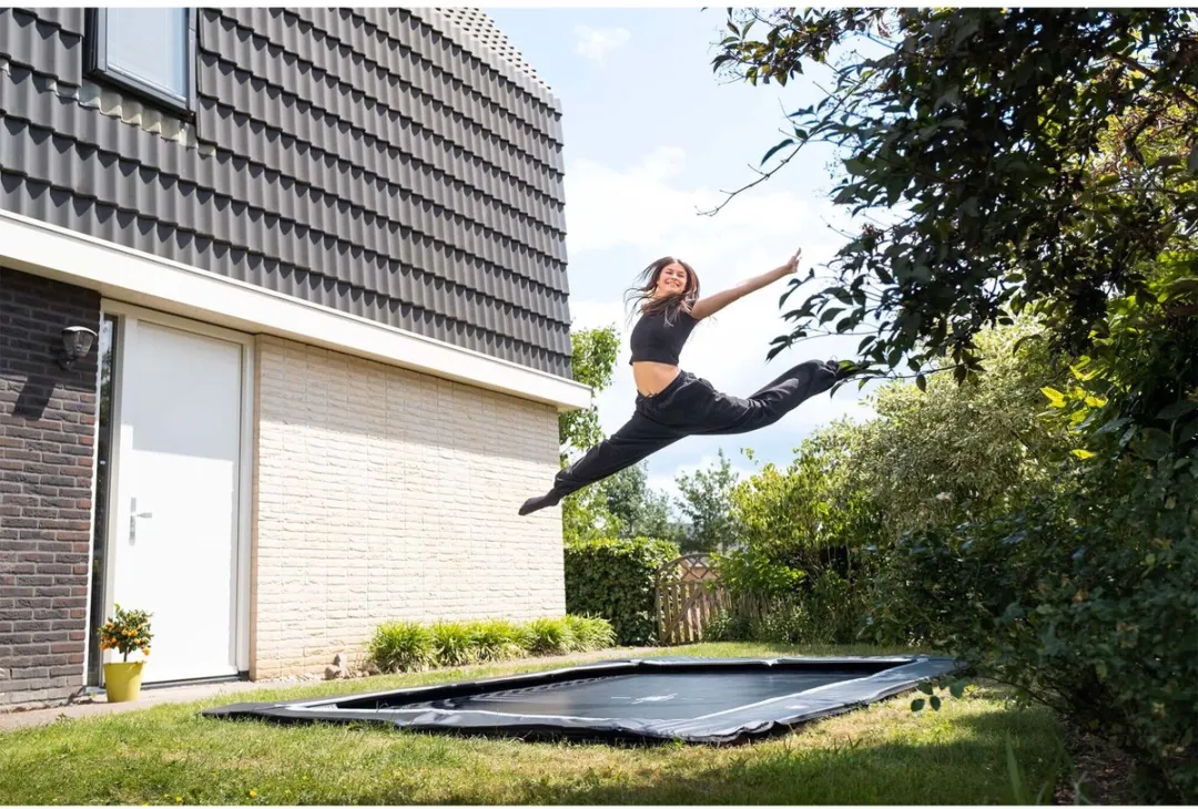 EXIT InTerra Groundlevel Sports Trampoline 244x366cm - Zwart
