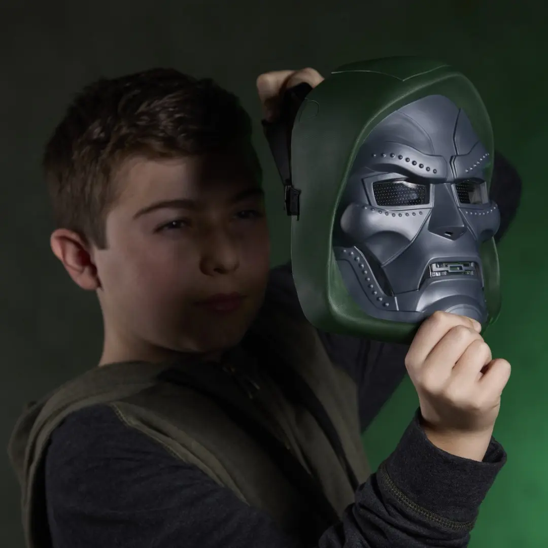 Hasbro Marvel Avengers Doctor Doom Elektronisch Masker - afbeelding 6 van 6