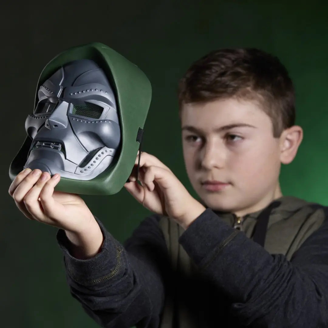 Hasbro Marvel Avengers Doctor Doom Elektronisch Masker - afbeelding 2 van 6