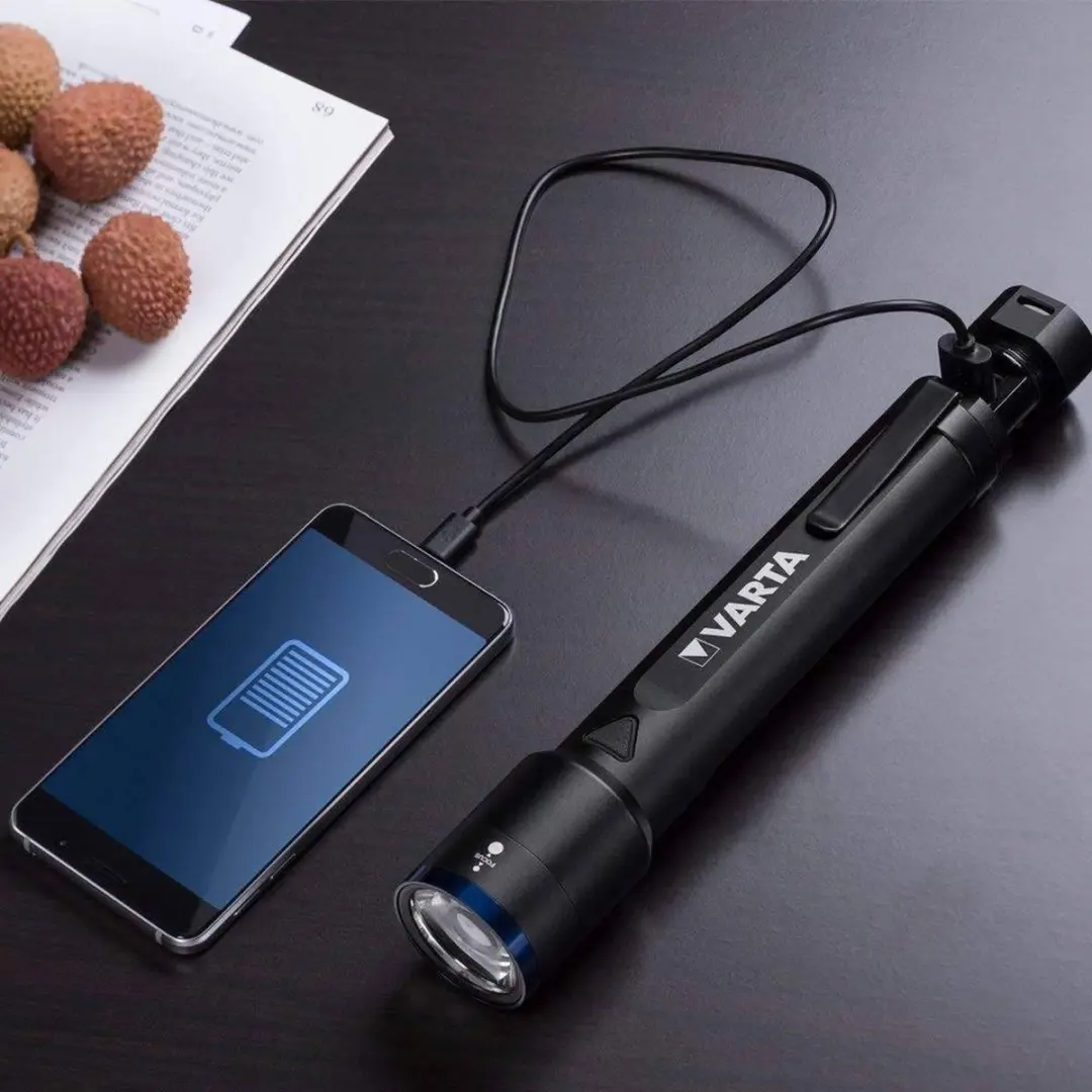Varta Night Cutter F30R LED Zaklamp en Powerbank - 700 lm - afbeelding 4 van 6