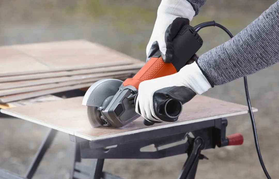 BLACK+DECKER BEG110-QS Haakse Slijper 750W 115mm - afbeelding 6 van 6