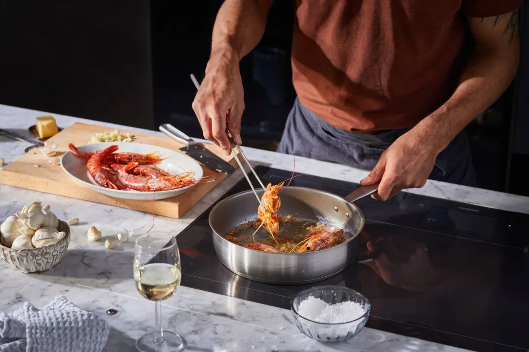 Fiskars All Steel Hapjespan 26cm met Deksel - RVS - afbeelding 5 van 6