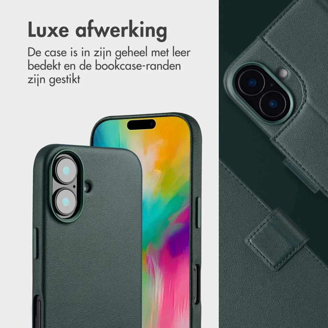 Accezz Hoesje iPhone 16 Leather Bookcase 2-in-1 - 3 Pasjes - Cedar Green