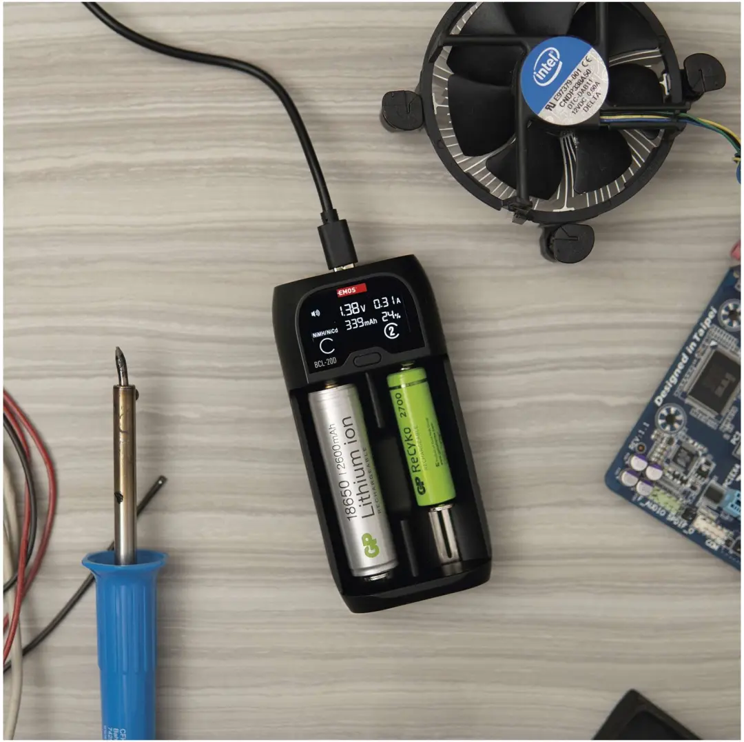 Emos BCL-20D Universele Acculader voor Li-ion - AA, AAA, C - afbeelding 3 van 6