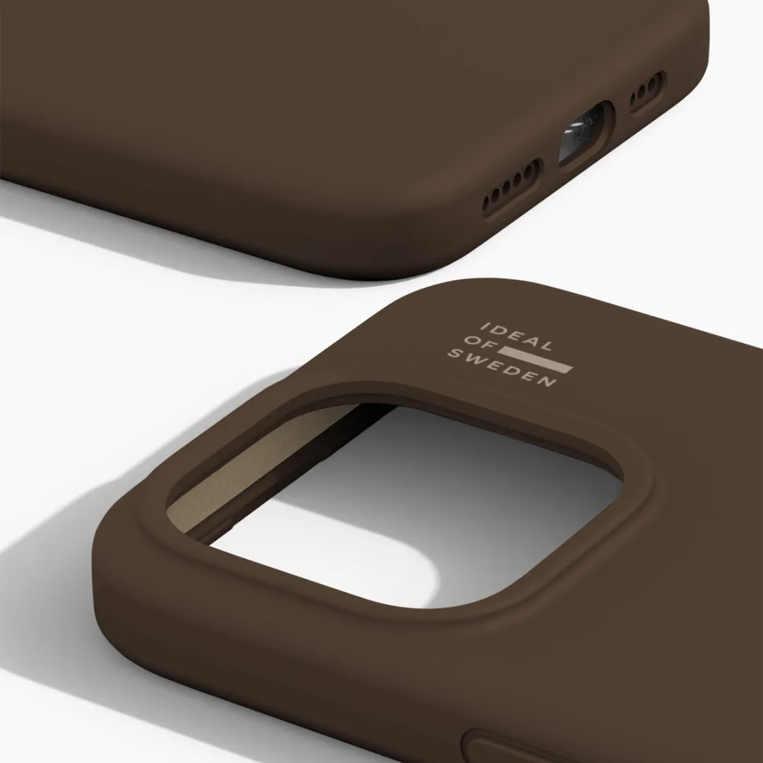 iDeal of Sweden iPhone 15 Pro Silicone Hoes - Mocha Mousse - IDSICMS-I2361P-562