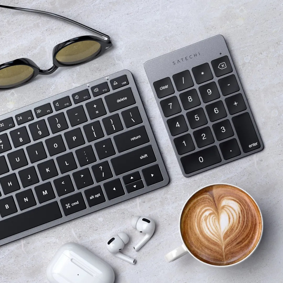 Satechi Slim Draadloos Toetsenbord – Bluetooth Technologie – Oplaadbare Batterij met Lange Levensduur – Super Slank en Draagbaar Ontwerp - Grijs