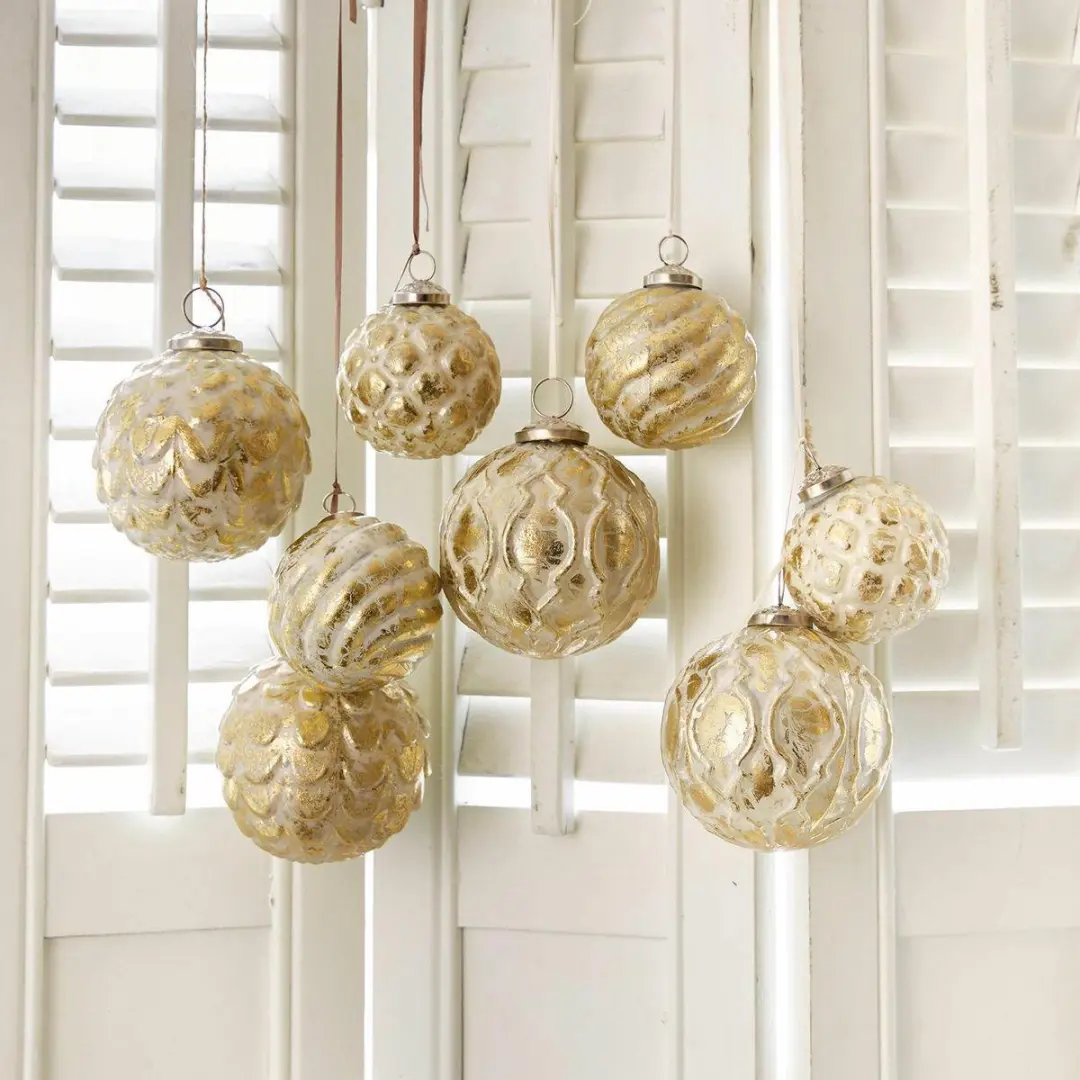 Loberon Kerstversiering Imogen set van 8 - Goud - Ø10cm - afbeelding 6 van 6