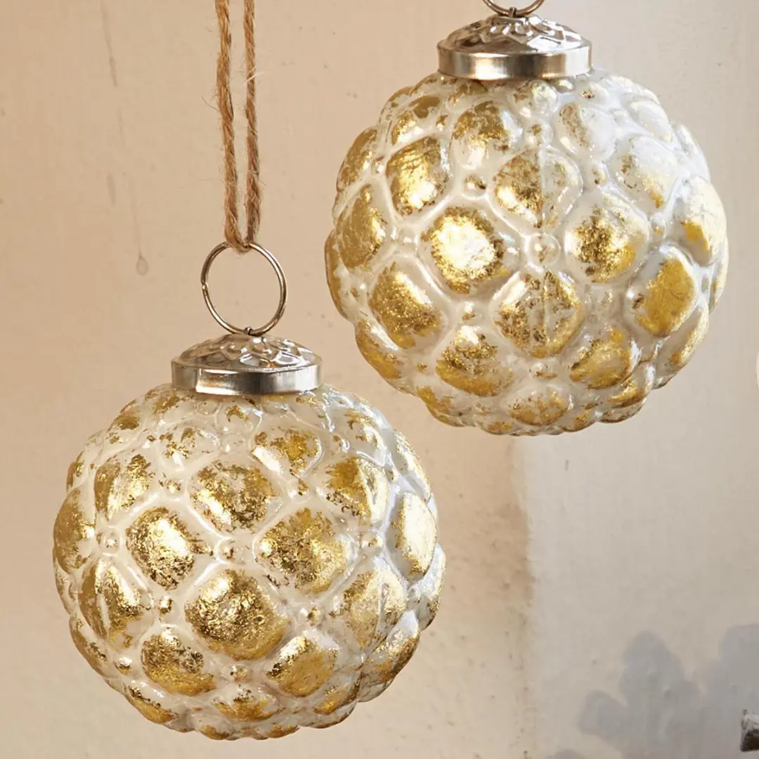 Loberon Kerstversiering Imogen set van 8 - Goud - Ø10cm - afbeelding 5 van 6