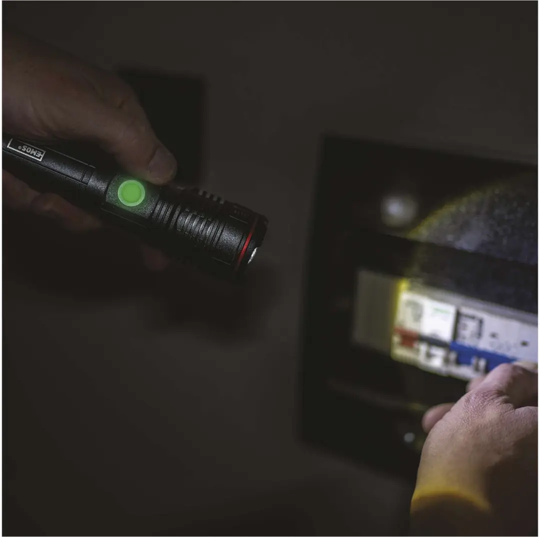 Emos P3116 LED-oplaadbare metalen zaklamp - 600lm - Zwart - afbeelding 2 van 6
