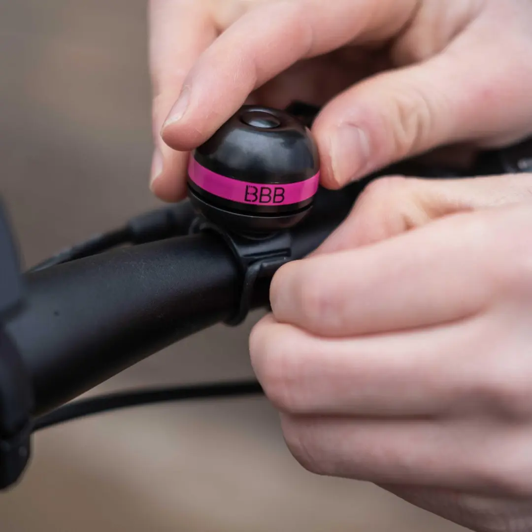 BBB BBB-14 EasyFit Deluxe Fietsbel - Messing - Magenta - afbeelding 2 van 5