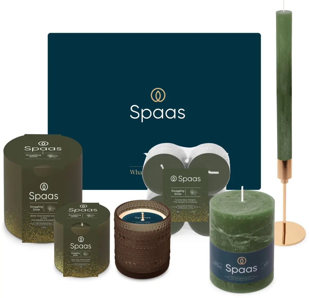 Spaas Festive Kaarsen Set - Giftset Geurkaarsen - Geschenkset voor Vrouw – Dennen en Eucalyptus – Snuggling Snow