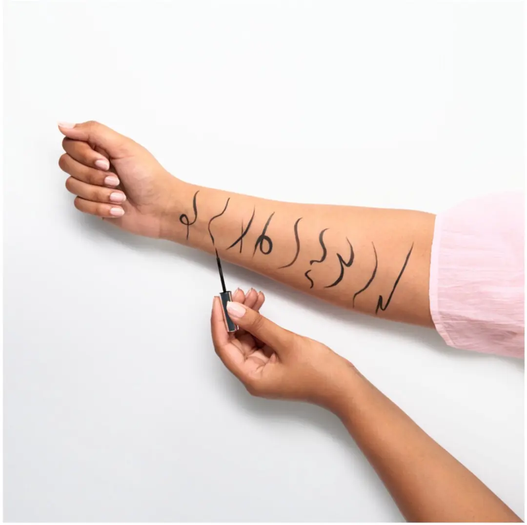 Essence Liquid Ink Eyeliner Black - 3x 3ml - afbeelding 4 van 5