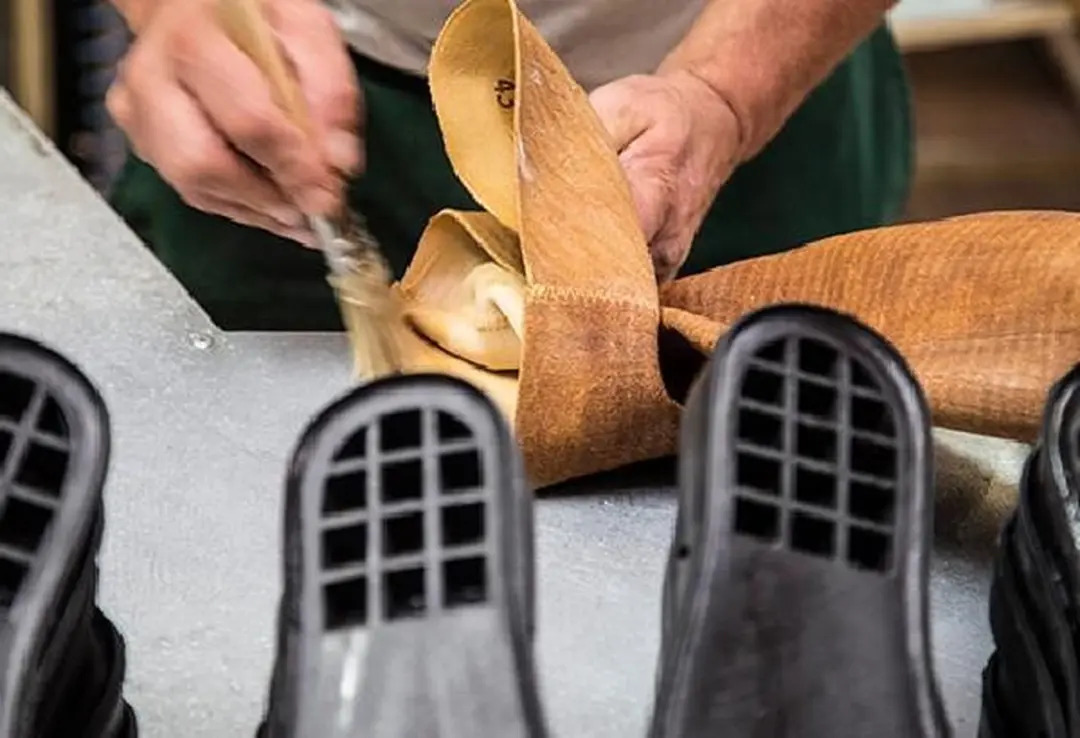 Chasseur cuir uit productie